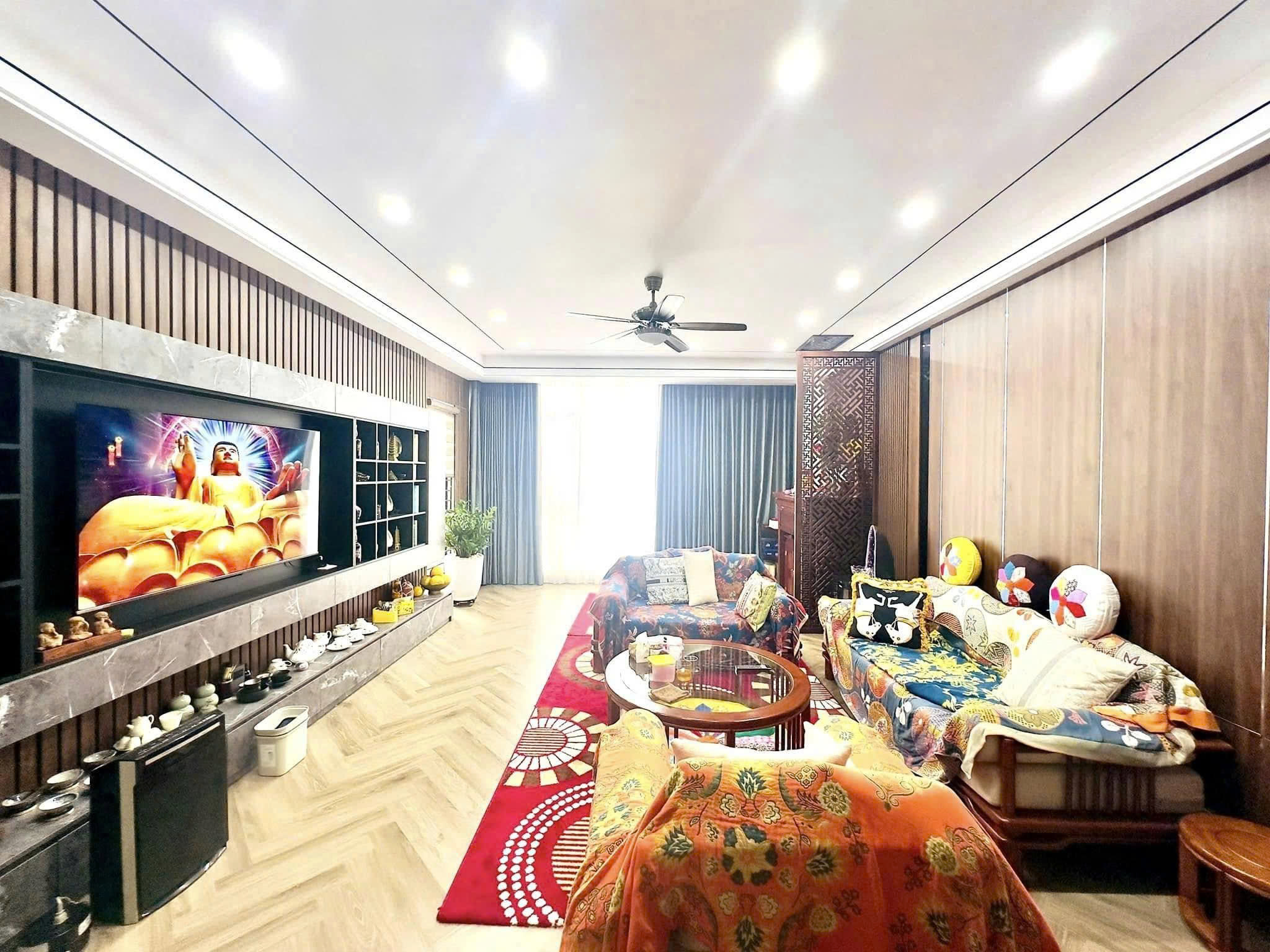 Bán nhà phố Chùa Bộc, Đống Đa 38m2 nặt tiền 4.4m xây 6 tầng thang máy giá 11.7 tỷ
