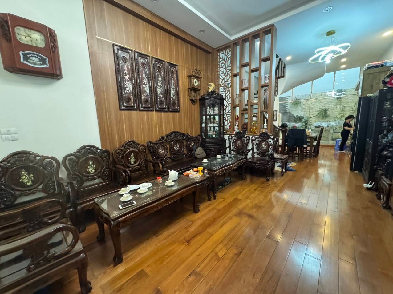 BA ĐÌNH - PHÂN LÔ QUÂN ĐỘI - NGÕ THÔNG - DÂN XÂY- 2 THOÁNG- Ô TÔ ĐỖ CỬA- Ô CHỜ THANG MÁY.