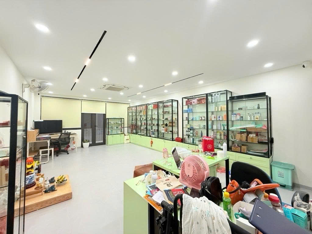 Bán nhà phố Hoàng Cầu 60m2 xây 7T thang máy cực đẹp mặt tiền 5.1m gần Hồ Hoàng Cầu
