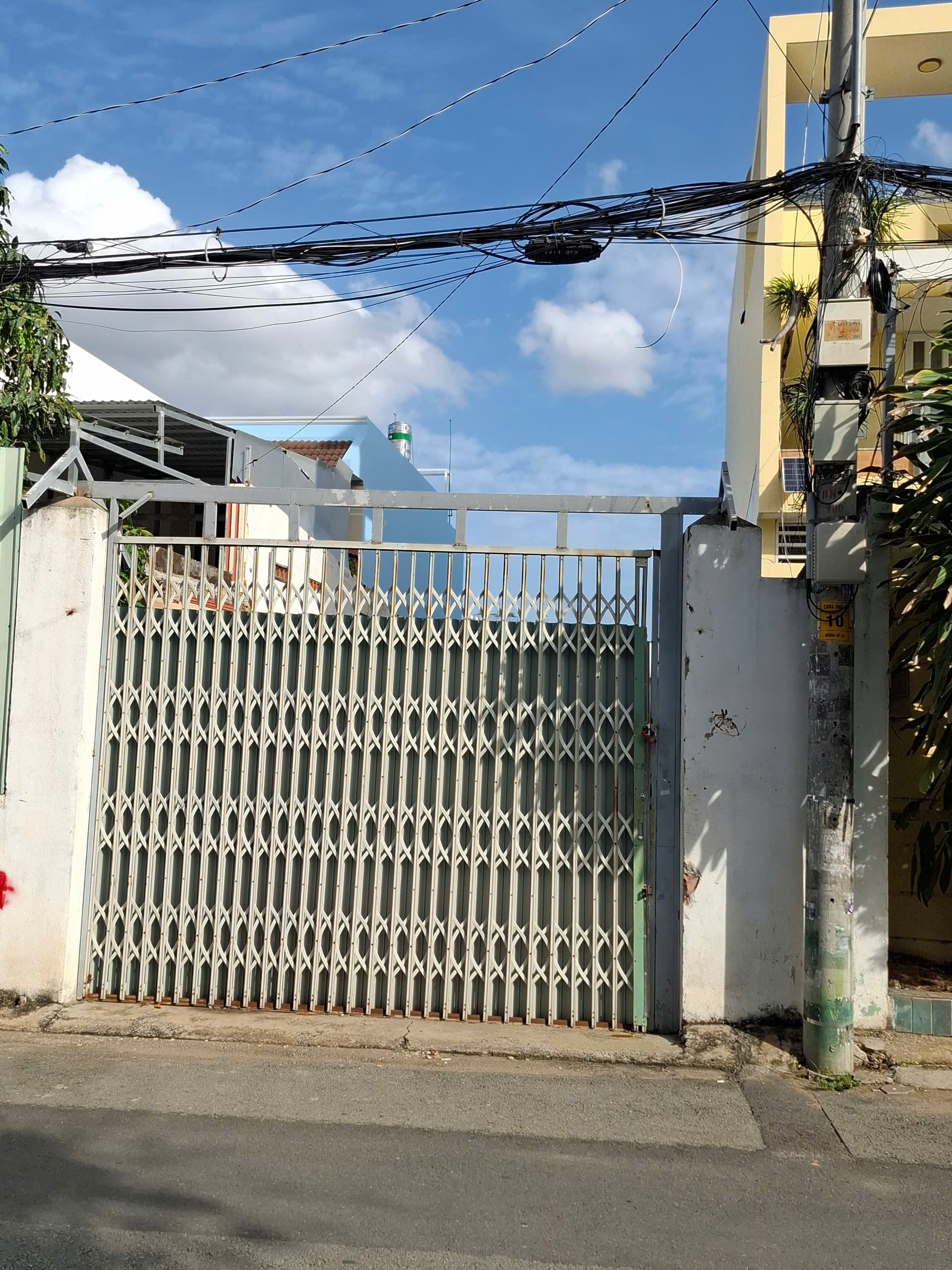 Bán đất mặt tiền đường 28 Cát Lái Quận 2 cũ giá 19 tỷ
