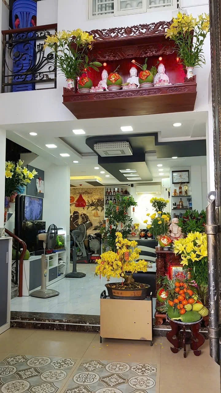 Bán Nhà Quận 10 - 5 Tầng - Hẻm Xe Hơi - Nở Hậu 9m - Vừa Ở Vừa Cho Thuê 300tr/năm - Chỉ Hơn 16 Tỷ Tọa Lạc Tại Tuyến Đường Lê Hồng Phong 10 phòng Ngủ
