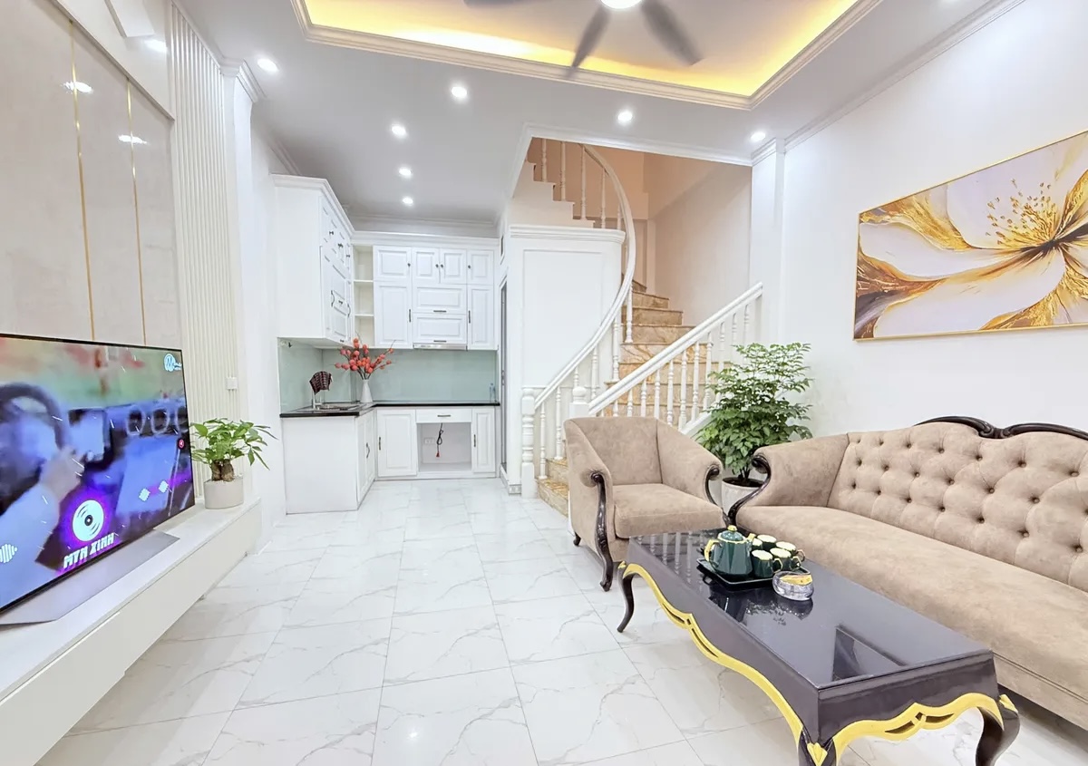 TRUNG TÂM ĐỐNG ĐA - GẦN Ô TÔ - 3 BƯỚC RA PHỐ - CHỢ - 3 NGỦ - FUL NỘI THẤT GIÁ 7.2 TỶ