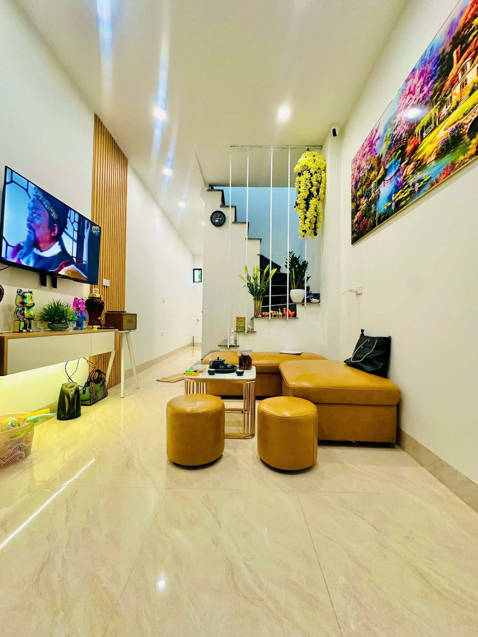 SIÊU HIẾM – NHÀ ĐẸP FULL NỘI THẤT – NGÕ THÔNG HOÀNG MAI