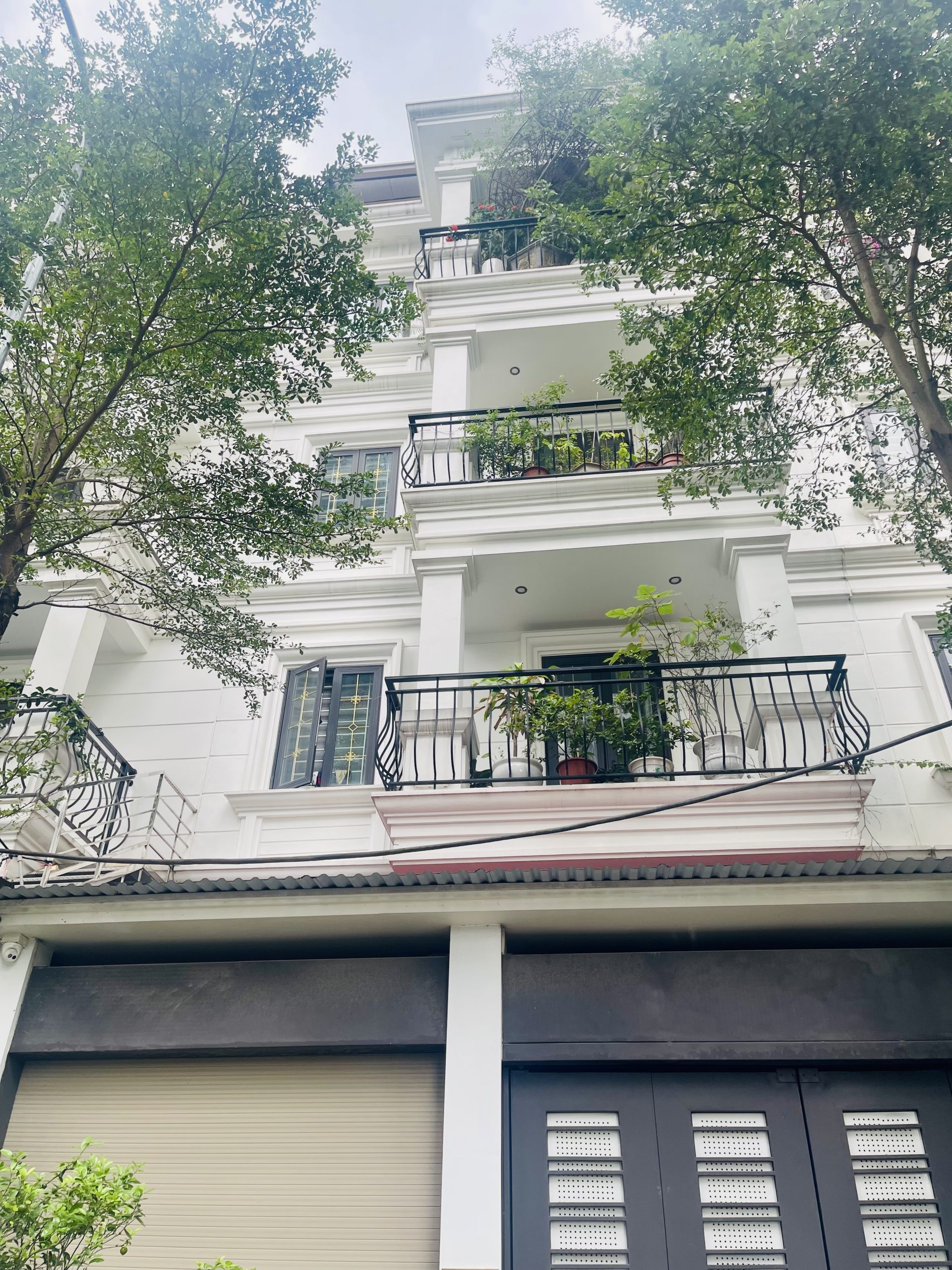 BIỆT THỰ NHÀ VƯỜN SIÊU ĐẸP - KĐT ROSE TOWN NGỌC HỒI: 115m, 5 tầng, MT 6,5 M