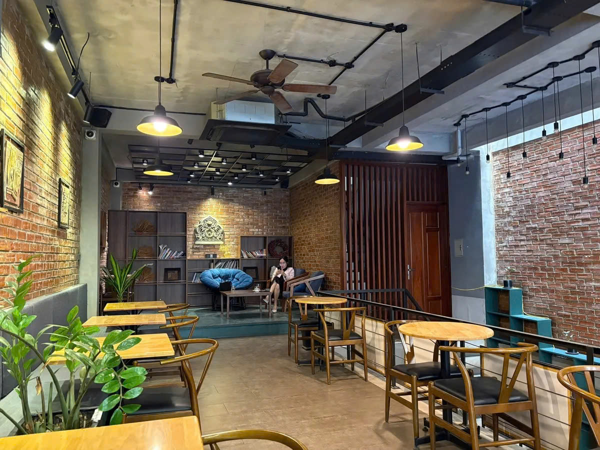 Bán nhà phố Lê Văn Lương 80m2 mặt tiền 6m xây 4 tầng vỉa hè ô tô kinh doanh 44.8 tỷ
