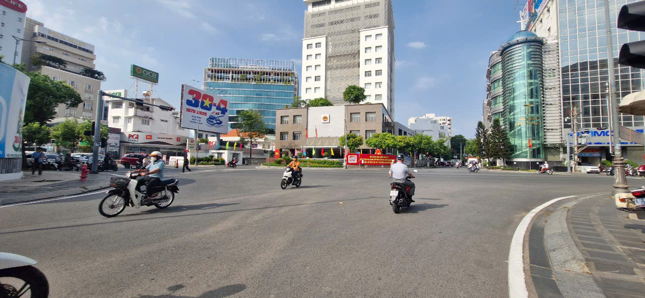 Bán Gấp Nhà Cấp 4 – Diện Tích Khủng 212m² – Ngang 12m – Sát Mặt Tiền Lê Văn Sỹ – Quận 3