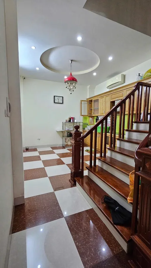 BÁN NHÀ PHÂN LÔ TRẦN QUỐC HOÀN, CẦU GIẤY – Ô TÔ TRÁNH – KINH DOANH ĐỈNH – CÁCH PHỐ VÀI BƯỚC CHÂN