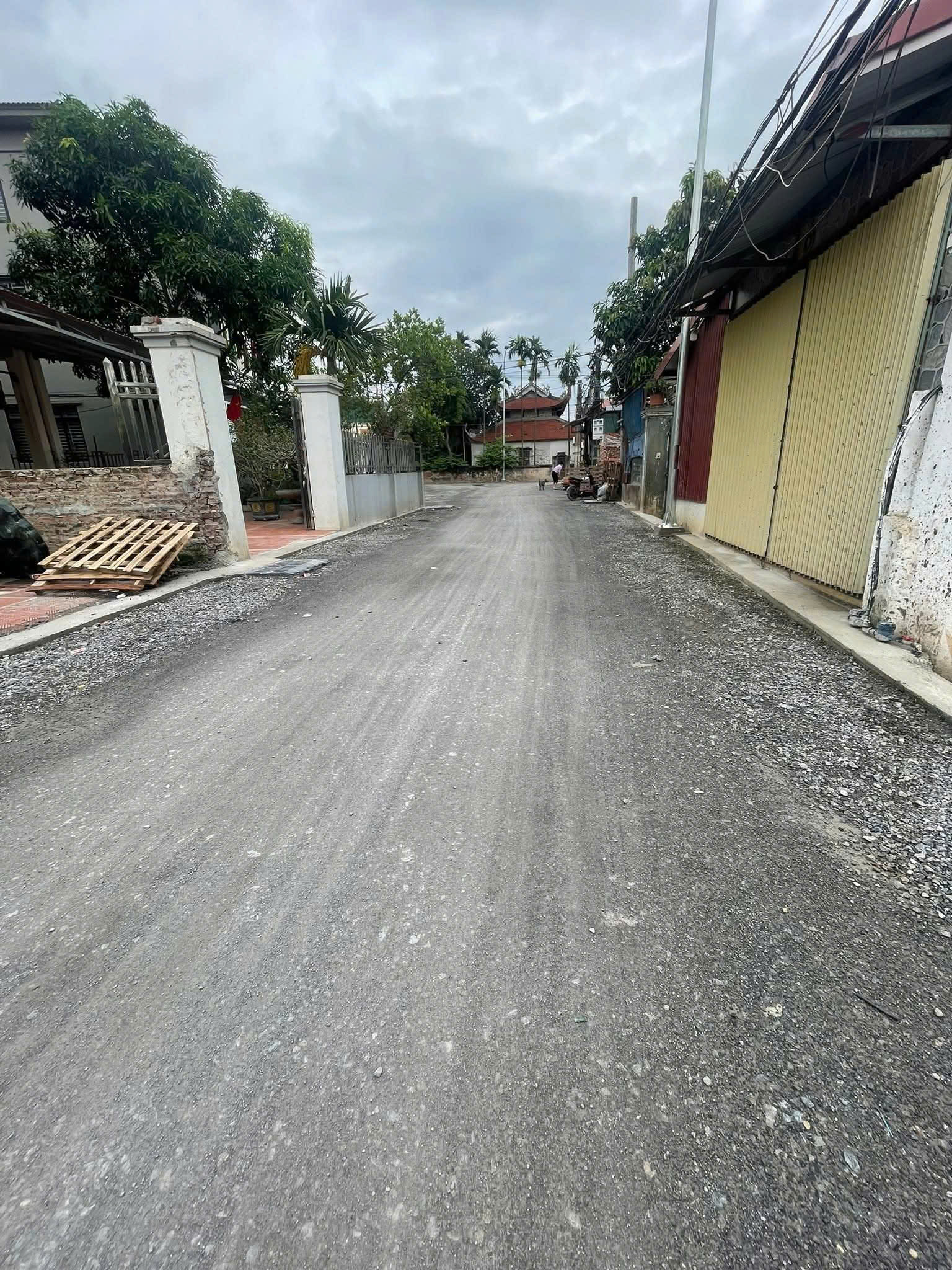 QUAN TÂM- CẦN BÁN 143m đất Đan Nhiễm, Văn Giang, Hưng Yên. MT quyền lực 8.1m hơn 5 tỷ. Ô tô tránh vào nhà