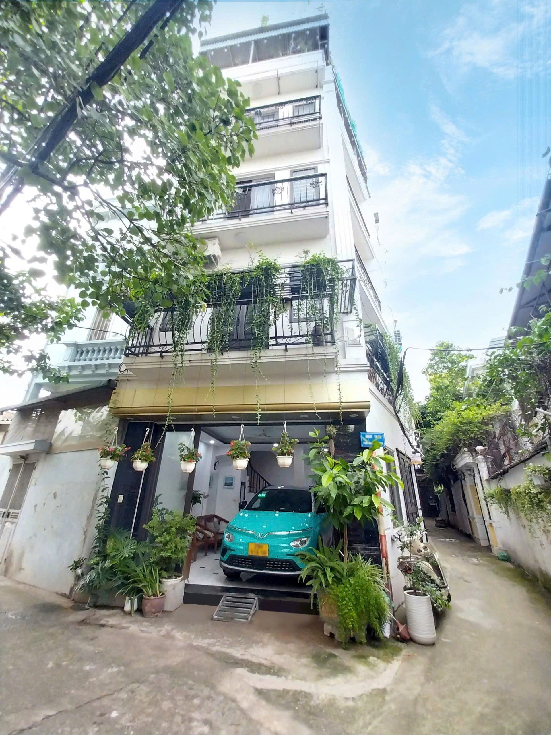 Tôi bán nhà riêng 47m 6 tầng ngõ 521 Trương Định. Gara Ô tô LH: 0336277055. Không tiếp MG