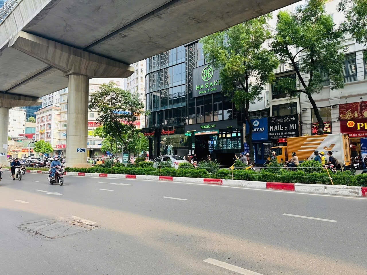 SIÊU PHẨM CHÍNH CHỦ CẦN BÁN NHÀ PHỐ CẦU GIẤY 45 m2 x5 TẦNG NHỈNH 30 TỶ ĐƯỜNG RỘNG 6 LÀN XE ÔTÔ KINH DOANH ĐỈNH VỊ TRÍ