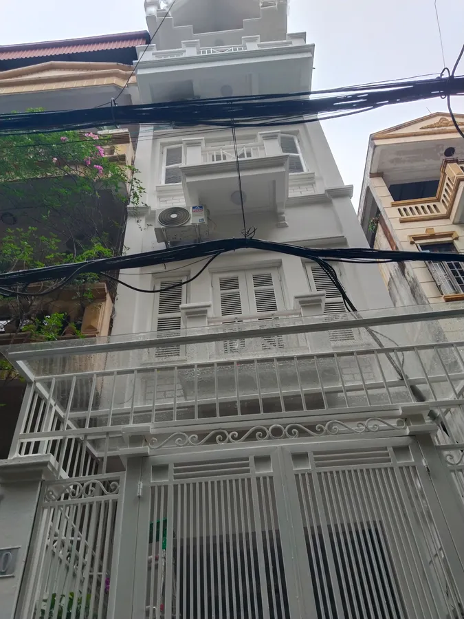 HIẾM;QUAN HOA CẦU GIẤY -4 TẦNG LÔ GÓC 3 MẶT THOÁNG -NGÕ KINH DOANH Ô TÔ ĐỖ CỬA-GIÁ NHỈNH 12 TỶ