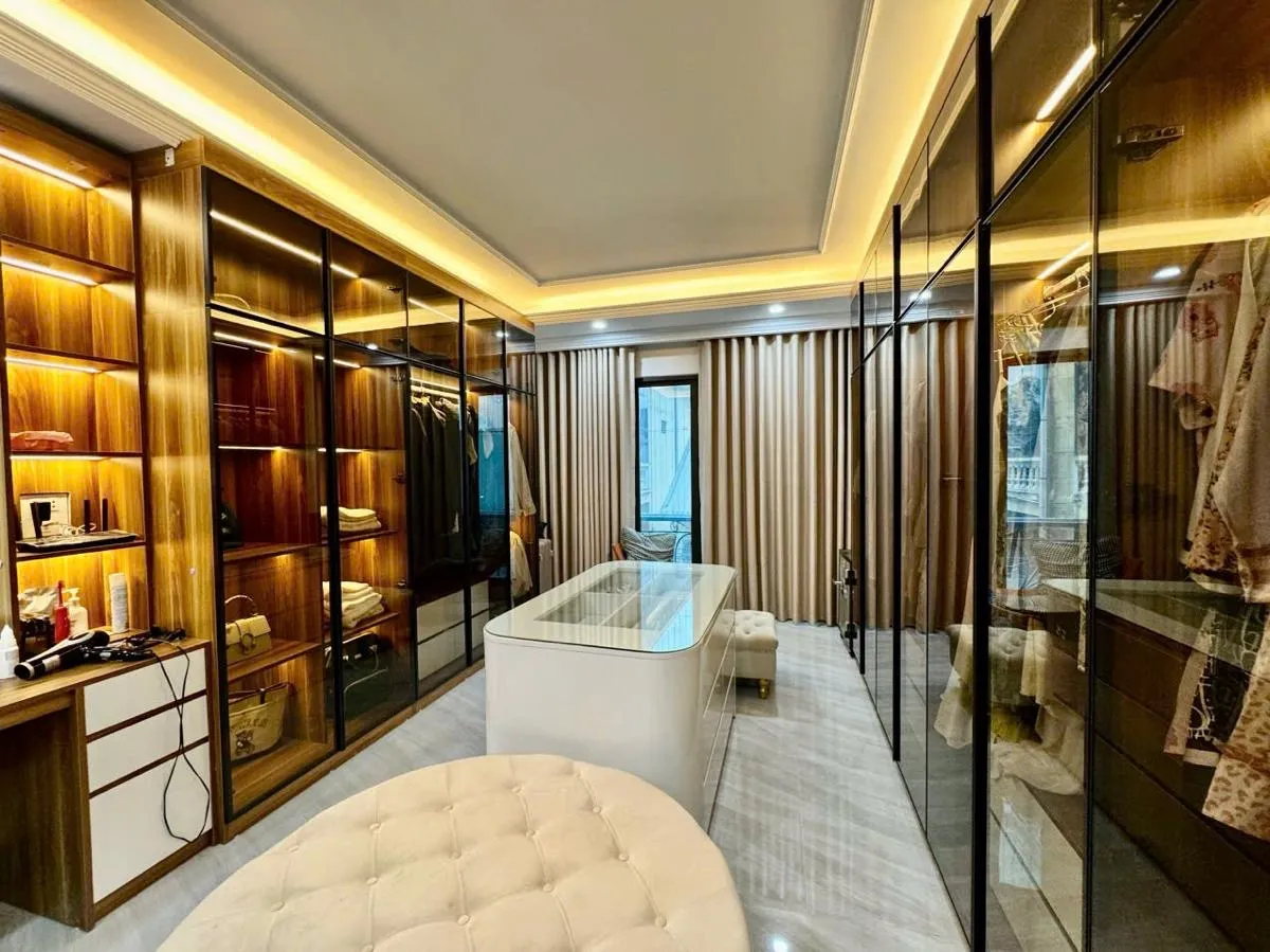 BÁN SIÊU PHẨM HỒ TÙNG MẬU OTO TRÁNH NHÀ MỚI TINH 7T THANG MÁY