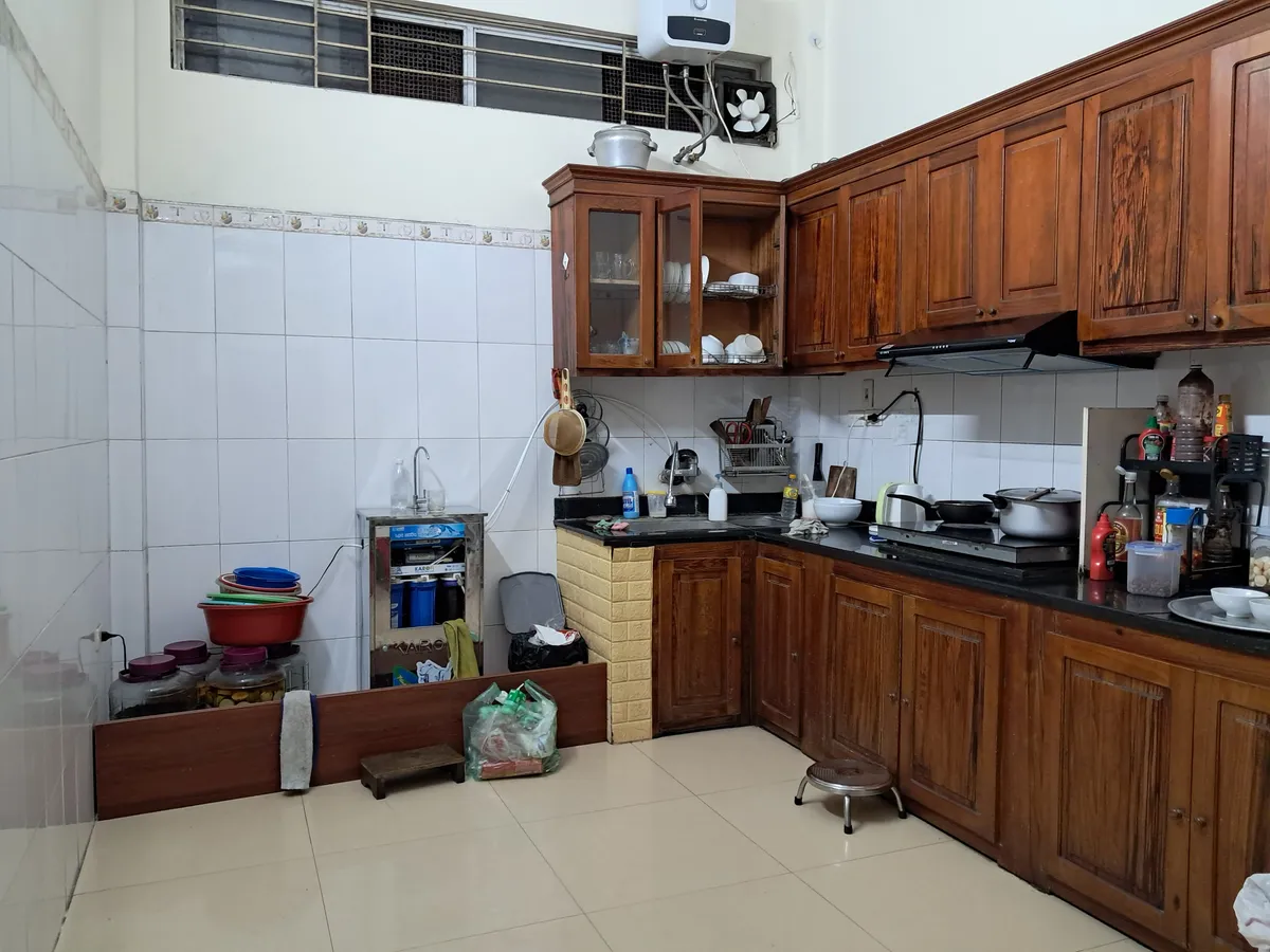 Bán NHà Hoàng Hoa Thám 43m2. 5 tầng. mặt tiền 3.3m. giá 8.6 tỷ Ba Đình Hà Nội
