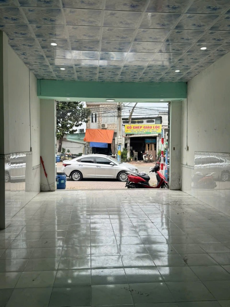 Bán nhà MẶT TIỀN kinh doanh Dĩ An (TPHCM),gần Nguyễn Thị Minh Khai,giá rẻ