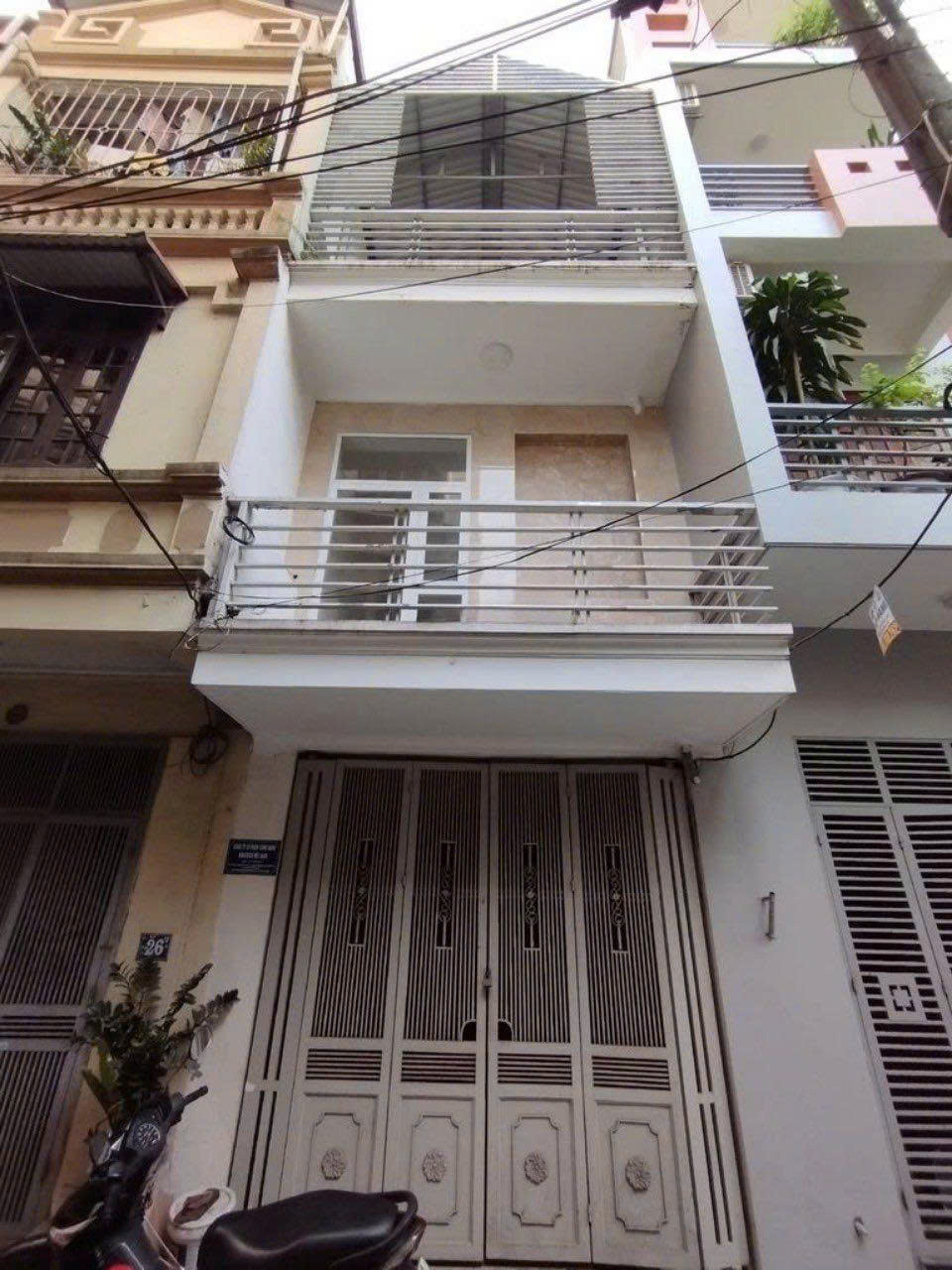 Cho thuê nhà ngõ 2 Đại Từ, 3 tầng x 42m2, 3 ngủ, 8tr5 ở gia đình, nhóm