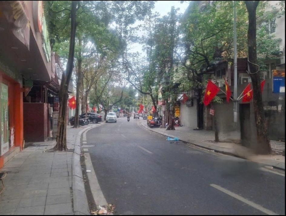 Cho Thuê nhà Mặt Phố Đặng Văn Ngữ, 40m* 4 tầng - Gồm ; 5 ngủ, 3 vệ sinh, 25 Triệu