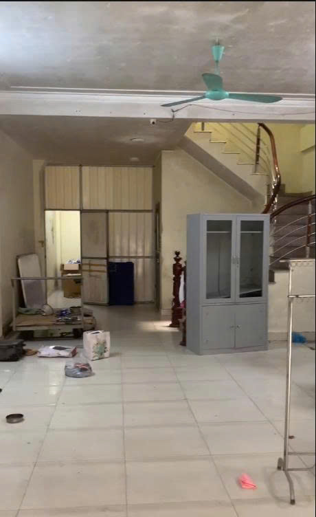 Cho thuê nguyên căn, Đền Lừ, 100m2 x 4 tầng, mặt tiền 6m, 6PN, 5 wc, TT dạy học, VP, ở...