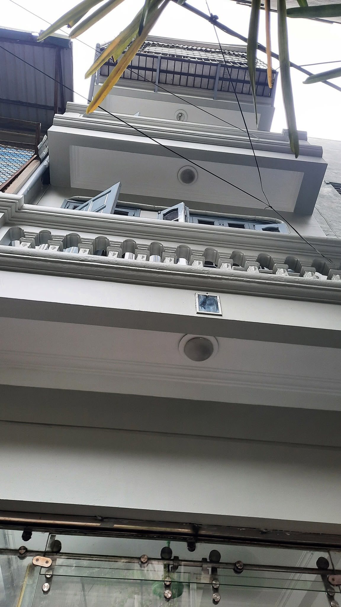 Cho thuê nhà ngõ Đội Cấn, 27m2* 4 tầng 3pn 2vs, Giá 8,5 triệu VP, KDon, ở gđ, nhóm