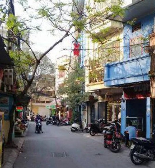 Cho thuê nhà ngõ ô tô vừa ở vừa KD Khương Thượng 2 tầng x 31m2, 2 ngủ, 9 Triệu/th