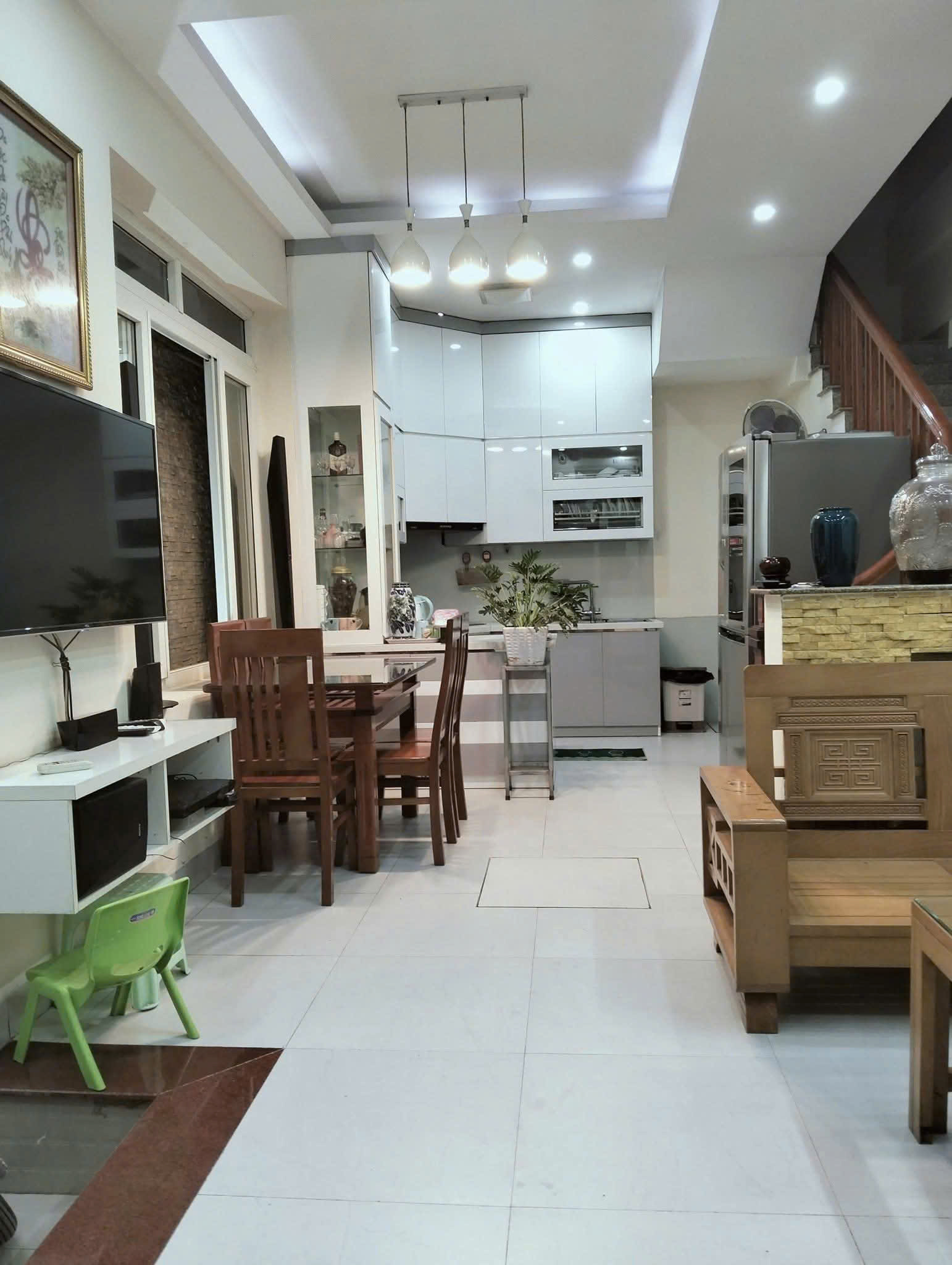 Cho thuê nhà nguyên căn ngõ 211 Khương Trung, 45m2 x 3 tầng, 3 ngủ, 12 triệu ở 4 người