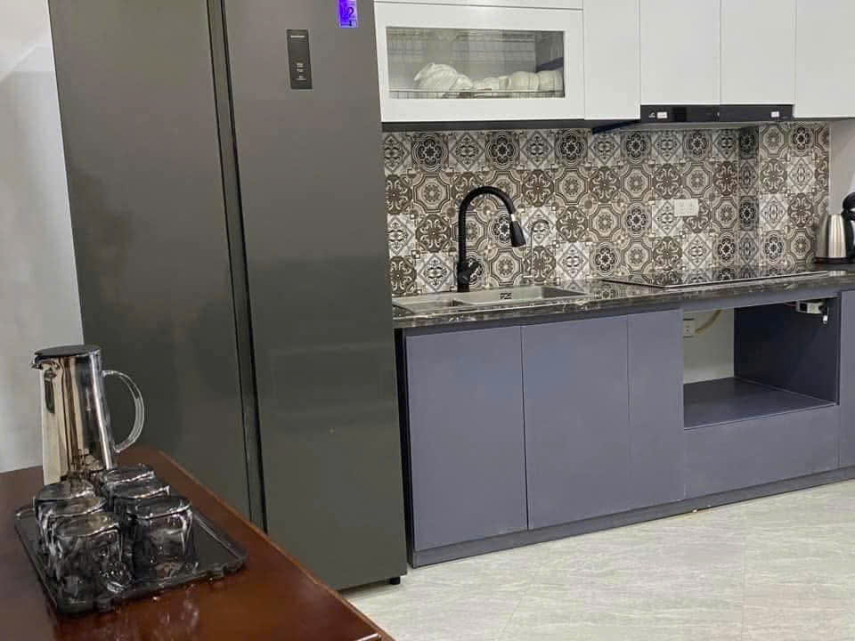 Cho thuê nhà nguyên căn ngõ Lương Sử, 40m2 x 5 tầng, 4 ngủ khép kín, 19 triệu