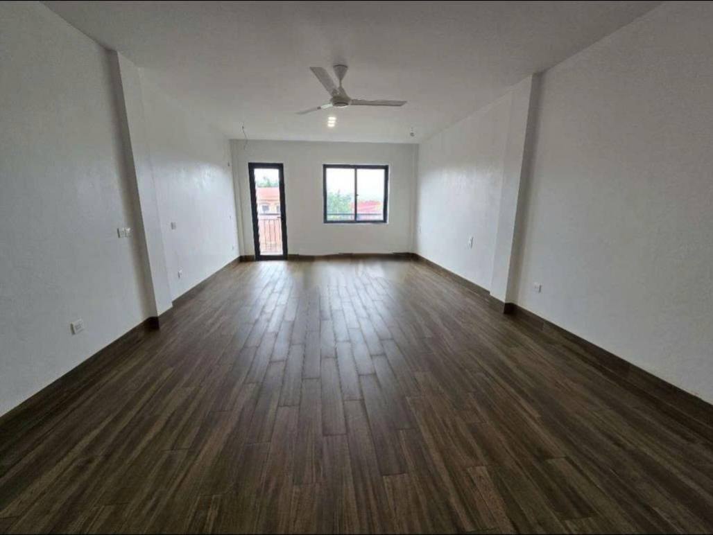 Cho thuê nhà khu Liền Kề 120 Vĩnh Tuy, 6 tầng x 60m2, thang máy, thông sàn kinh doanh