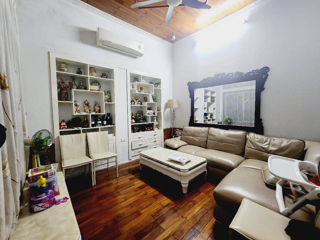 Nhà Cự Lộc 10m ra mặt phố, nhà đẹp rộng, nhiều tiện ích 70m chỉ 14 tỷ. SDCC