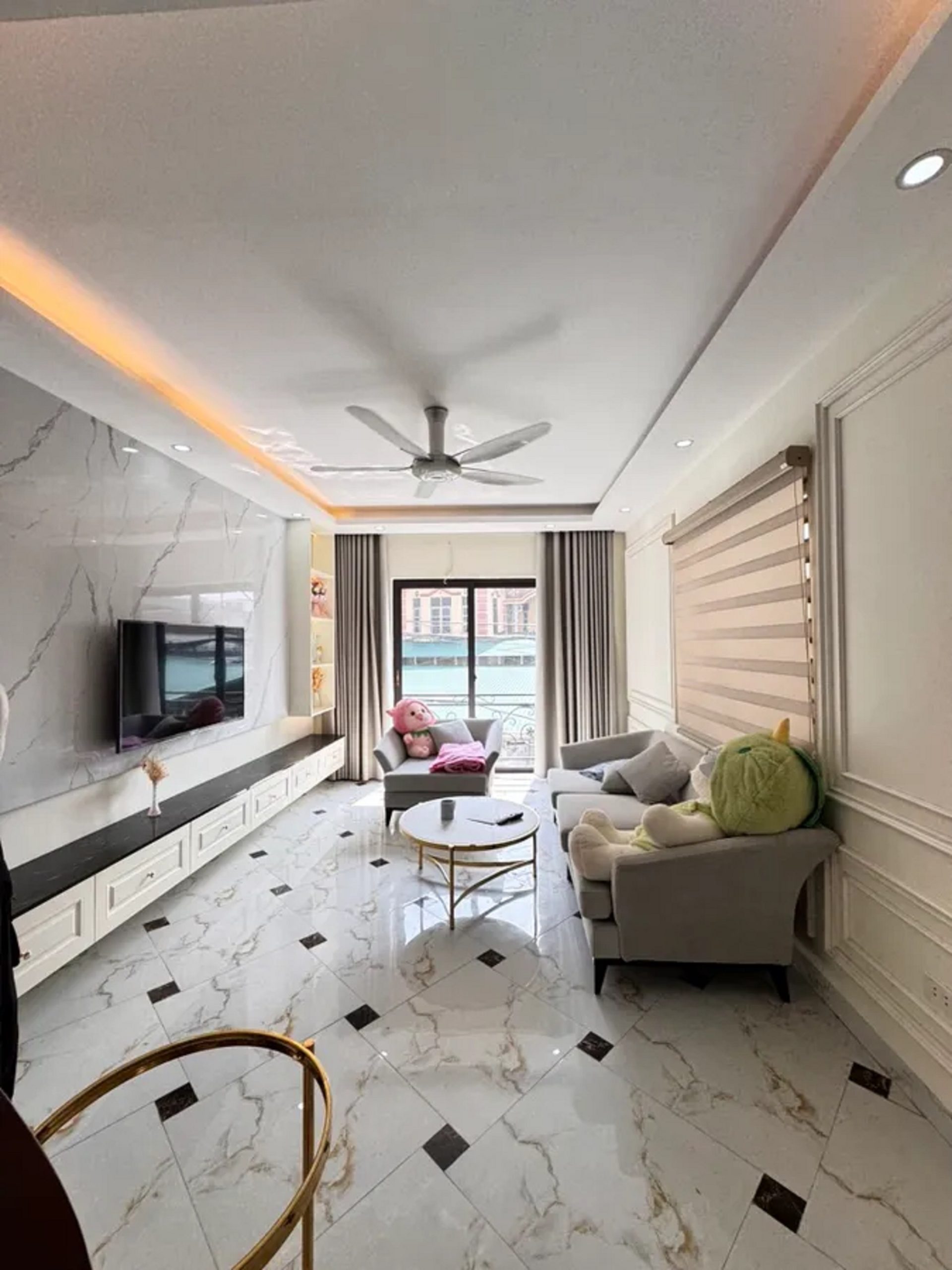 Bán nhà Phương Canh – Nam Từ Liêm, lô góc, oto vào nhà, Full nội thất, DT: 34/42m2 x 5 tầng