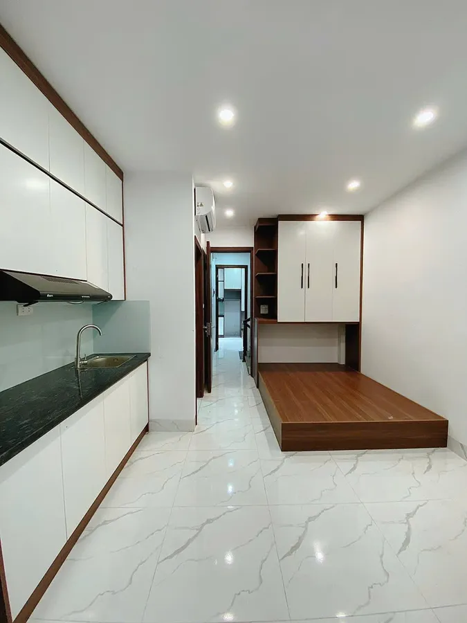 Siêu Hot, Dòng Tiền 10p Khép Kín Đường Hoàng Mai. 40m², 6 Tầng .Giá Chưa Đến 8 Tỷ