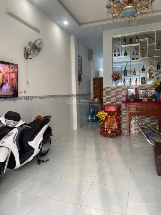 BÁN NHÀ MẶT TIỀN 4 TẦNG 5X20M- ĐƯỜNG RỘNG 12M- DÒNG TIỀN 16TR/THÁNG- GIÁP QUẬN 8- CHỈ 8.5 TỶ (TL)