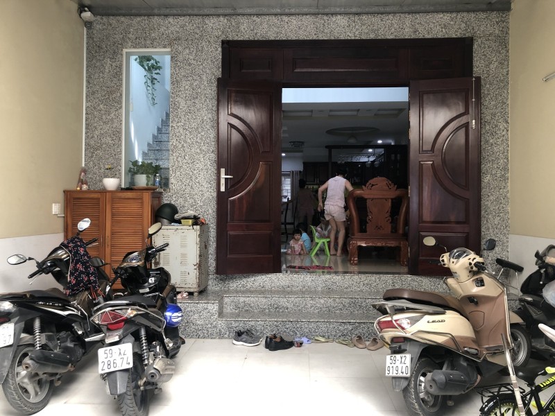 Bán nhà đường số 9, Phường Hiệp Bình Chánh, Thủ Đức. 90m2, 4 tầng, 4PN, SH. Giá 10.3 tỷ. LH: 0933125879