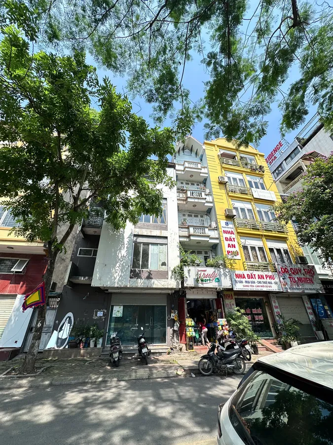 NHÀ MẶT PHỐ QUAN HOA KINH DOANH ĐỈNH CAO VỈA HÈ ĐÁNH BÓNG 5T