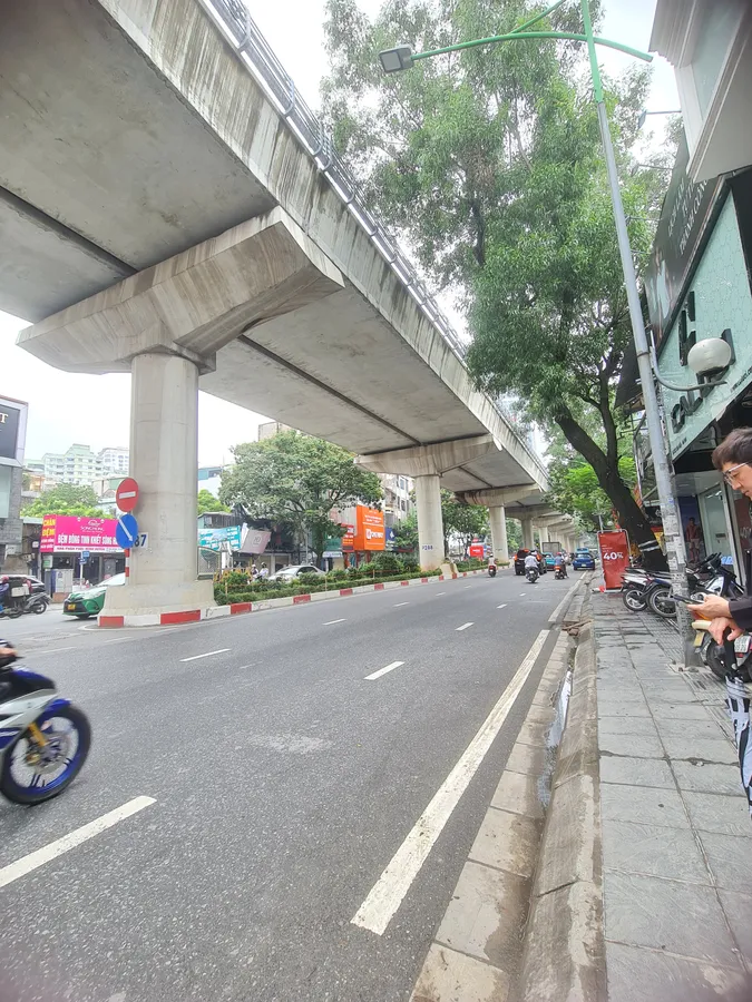 BÁN NHÀ ĐẸP Ở NGAY CẦU GIẤY 1 BƯỚC RA PHỐ OTO 10M FULL NỘI THẤT