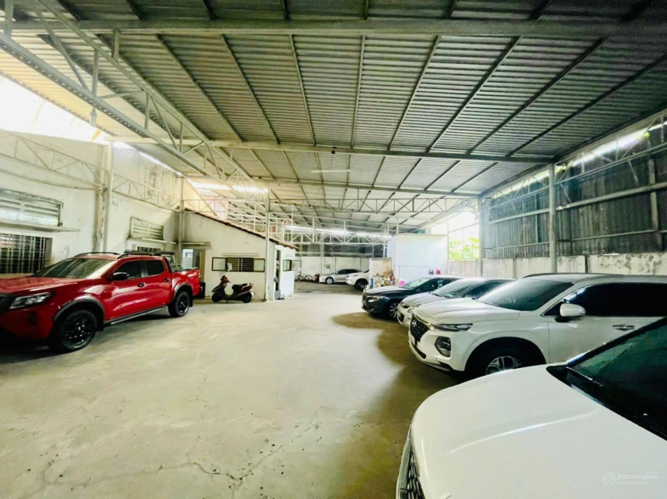 Giảm 18tỷ. Xuống còn 62tỷ. (Mặt tiền Bà Triệu đang 90trm2) hàng siêu hiếm ngang 26m gần bệnh viện