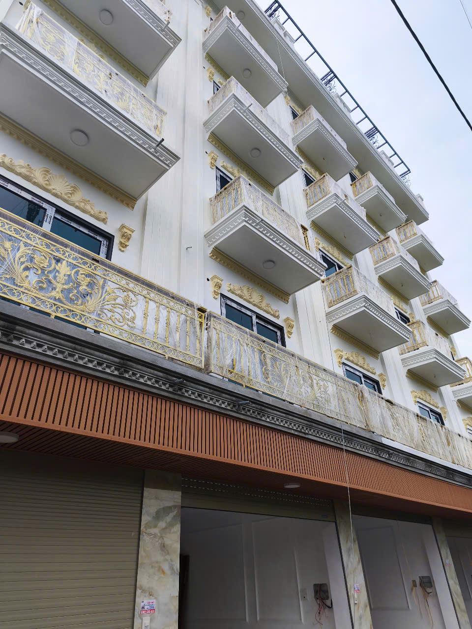 Bán nhà 6 tầng thang máy xã Hưng Đạo gần Yên Nghĩa, gara ô tô, hàng hiếm giá nhỉnh 5 tỷ