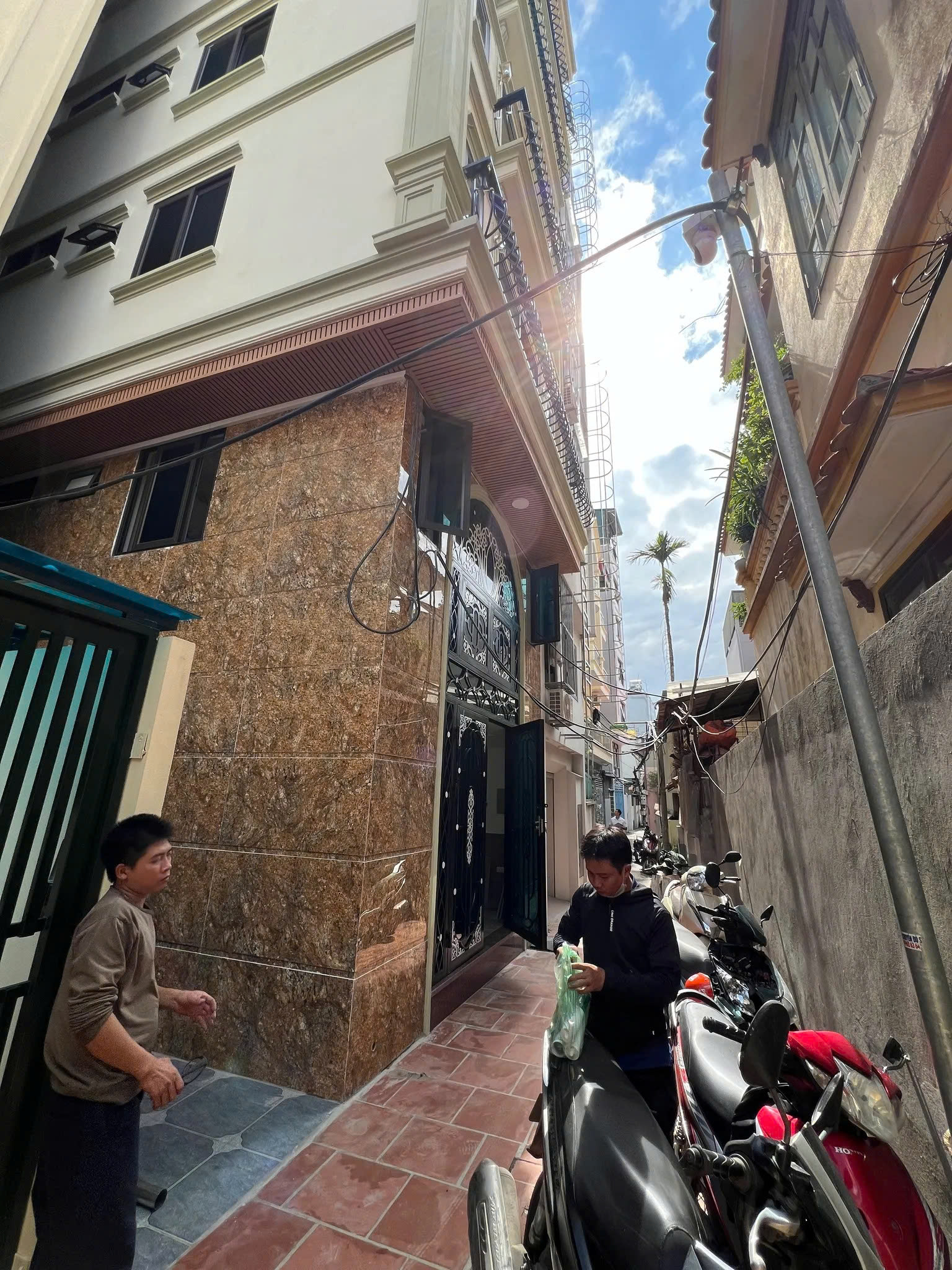 Bán Nhà Phương Canh 32/40m2, 7 tầng. mặt tiền 5m. giá 7.35 tỷ Nam Từ Liêm Hà Nội