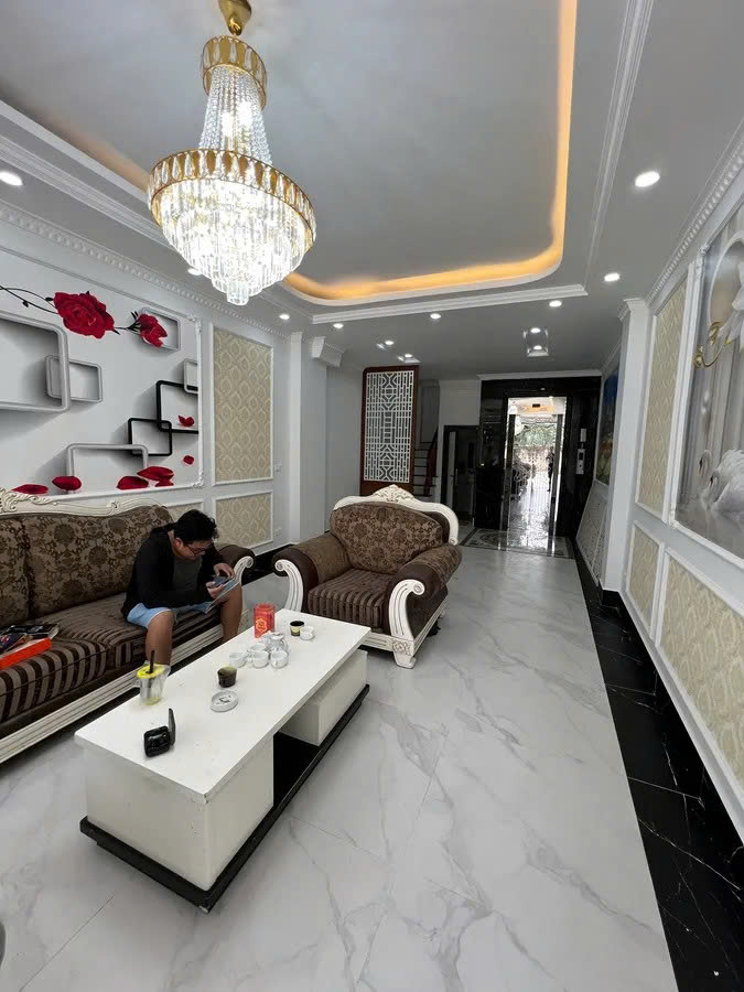 Bán Nhà Phúc Lợi 51m2. 6 tầng. mặt tiền 4m. giá 13.6 tỷ Long Biên Hà Nội