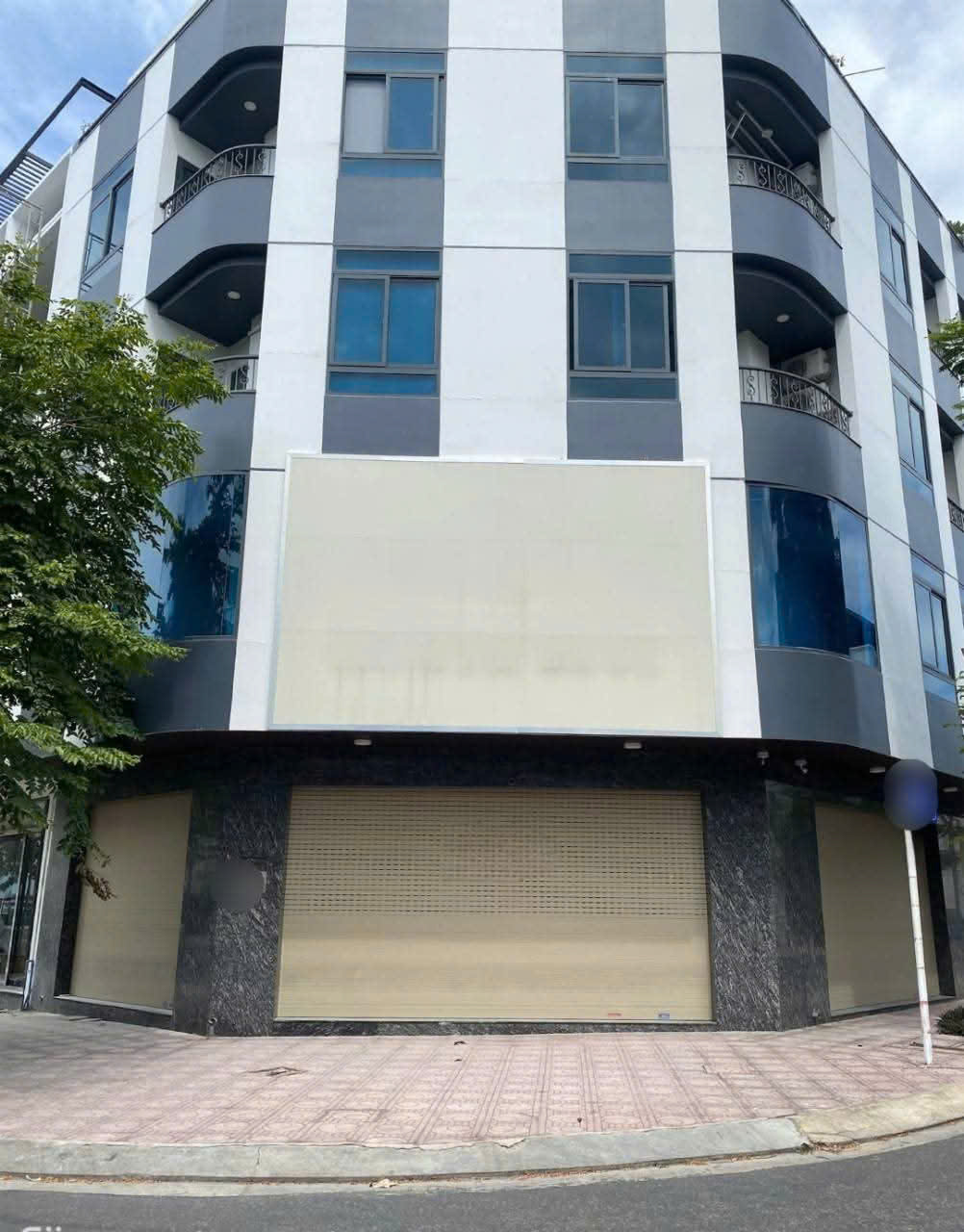 190m2