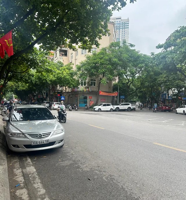 Cần bán nhà mặt phố Ngọc Lâm, 275m², MT 6.6m, vị trí kinh doanh cực đẹp, nhỉnh 72 tỷ