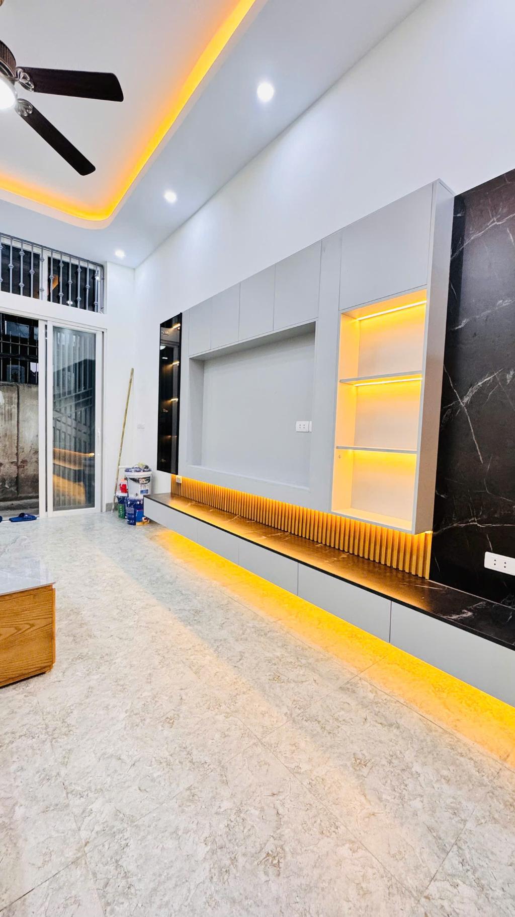 Khương Hạ sát Hồ Sinh Thái, nahf đẹp như tráp vàng, đất tụ phúc, nhà tụ tiền