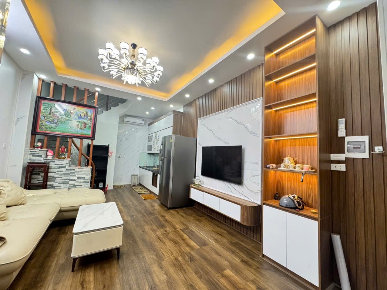 HIẾM NHÀ TRUNG VĂN – 4 TẦNG – Ô TÔ GẦN – GẦN PHỐ – SỔ VUÔNG ĐẸP-NỘI THẤT CAO CẤP- 40M2