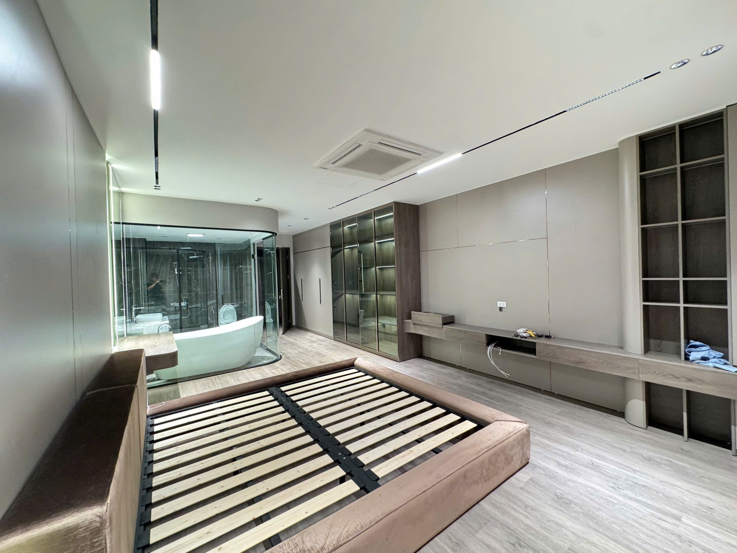 Nguyễn Văn Cừ, Long Biên 60m2, 7 Tầng thang máy, full nội thất, siêu đẹp.