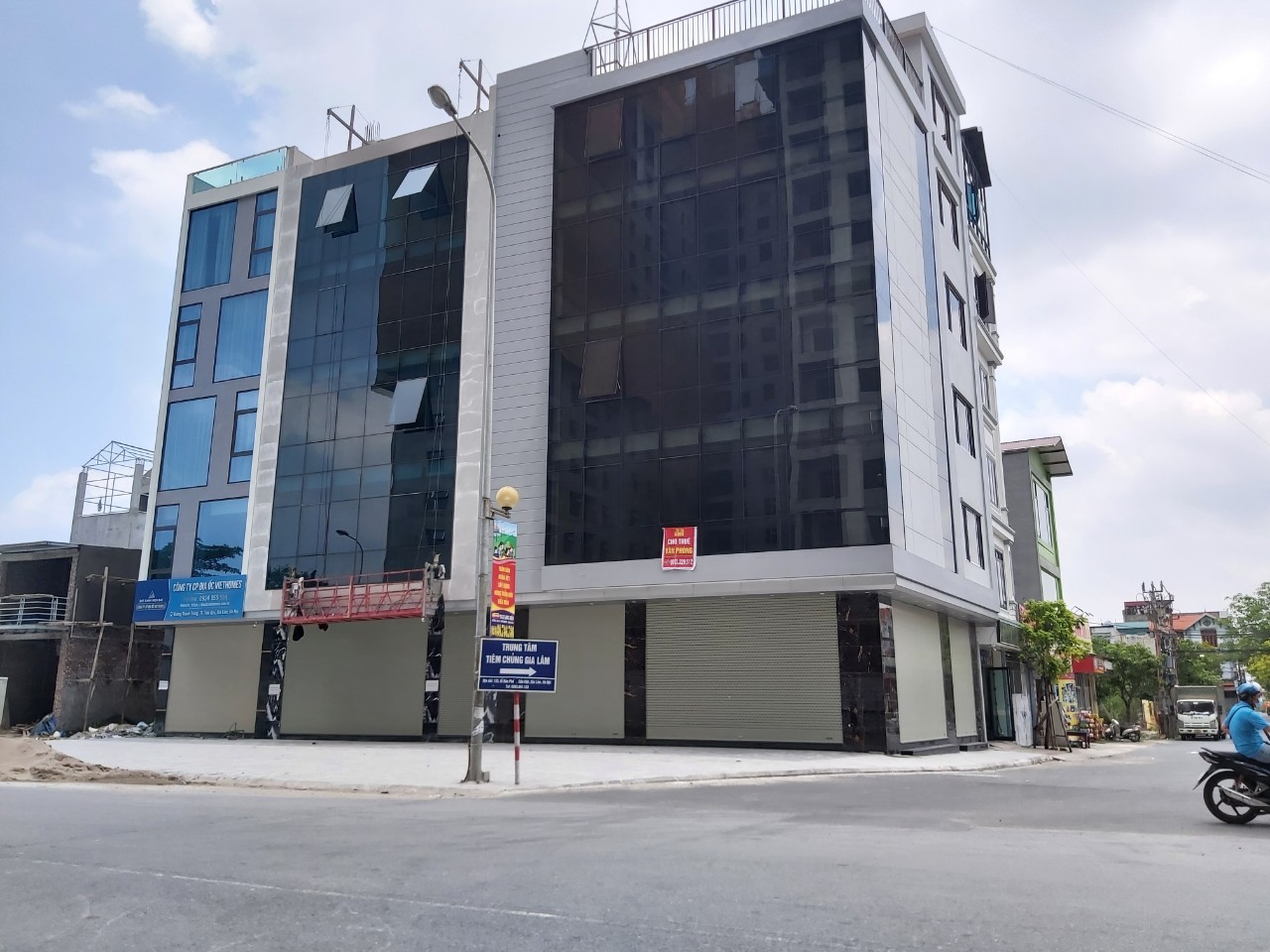 Cho thuê tòa MP Ngô Xuân Quảng.Gia Lâm, Hà Nội, 110m2x6T, MT 5m, thang máy, tầng hầm, PCCC vị trí KD đắc địa