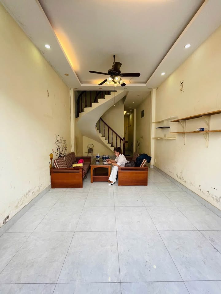 Bán gấp - hxh - gần Hutech - Điện Biên Phủ - P.25 - 3 tầng - 42m2 - A4 - Nhỉnh 5 tỷ