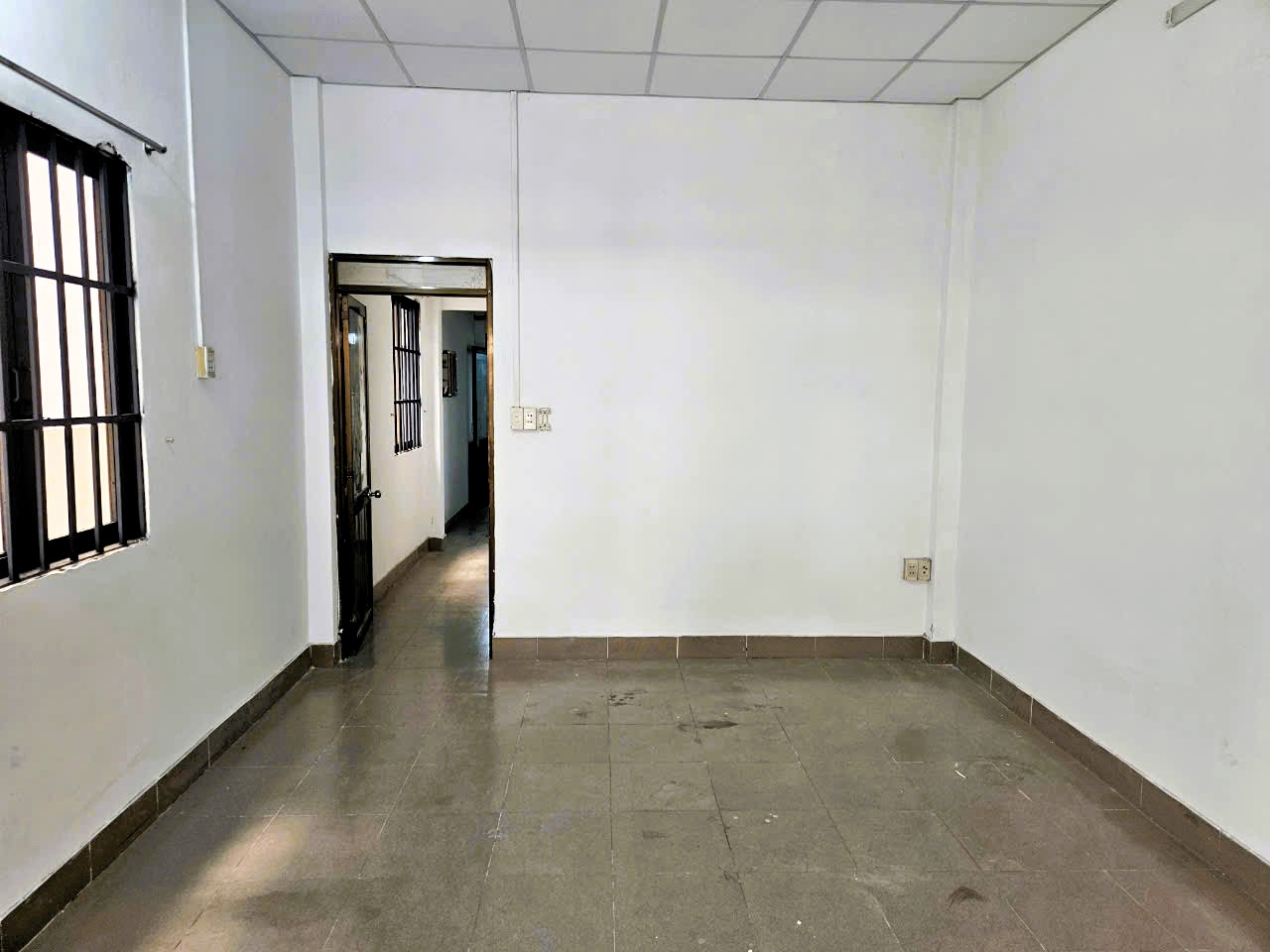 Cho thuê nhà nguyên căn Đường 11 Trường Thọ 115m² 2PN có sân vườn nhỏ