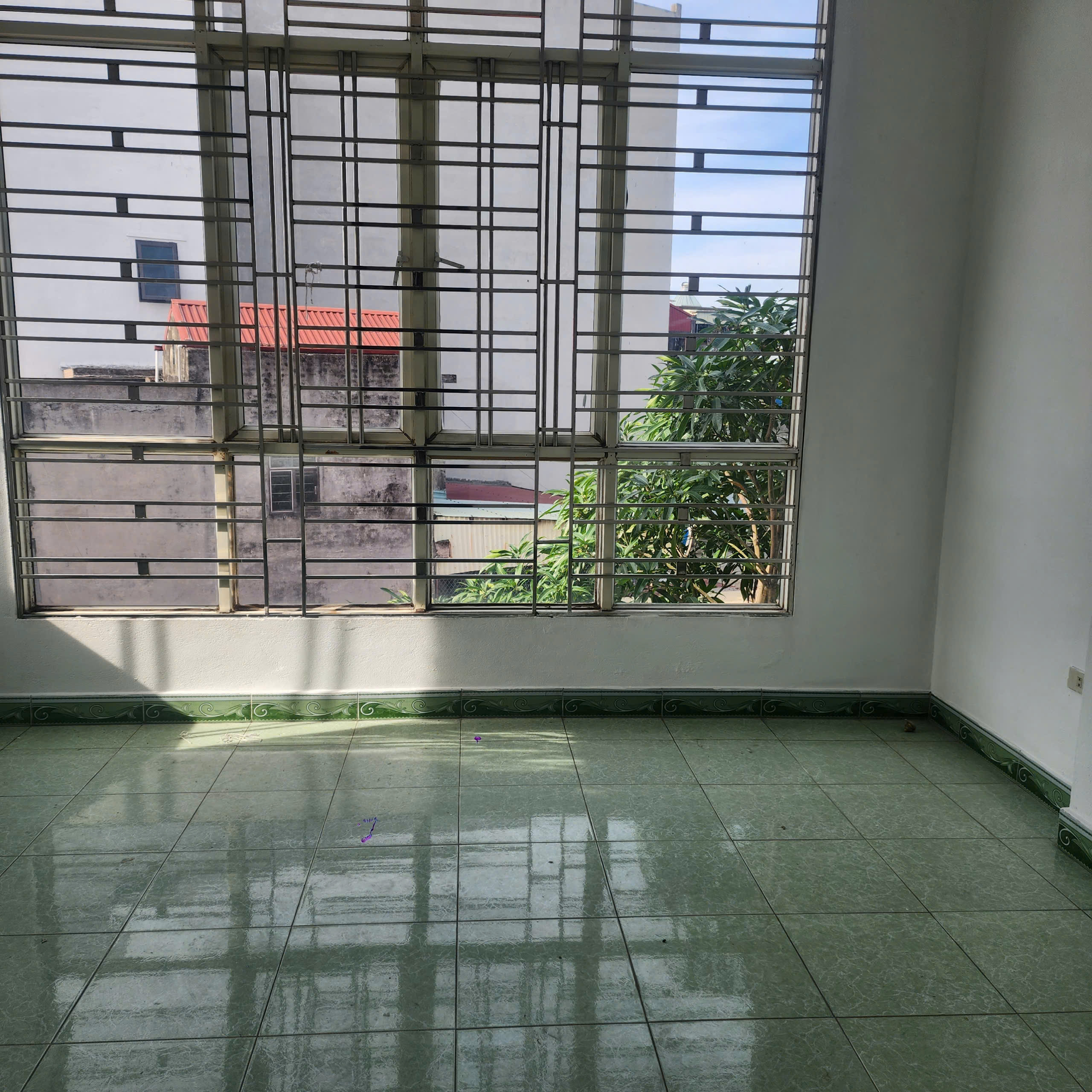 BÁN NHÀ 3 TẦNG LÔ GÓC – ĐẸP XUẤT SẮC TẠI TP. THÁI BÌNH, DT 130m2 GIÁ CHỈ NHỈNH 4 TỶ.