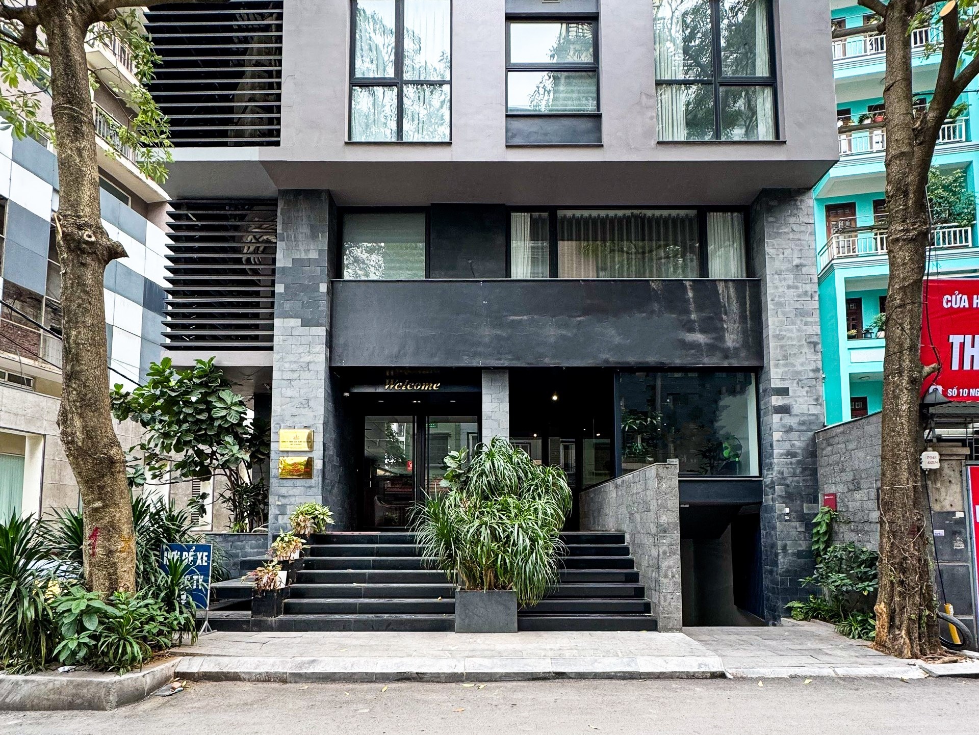 Bán tòa Building 170m2 - 8 tầng - 25 phòng - HĐ thuê 250 triệu/ tháng - Liễu Giai, Đào Tấn