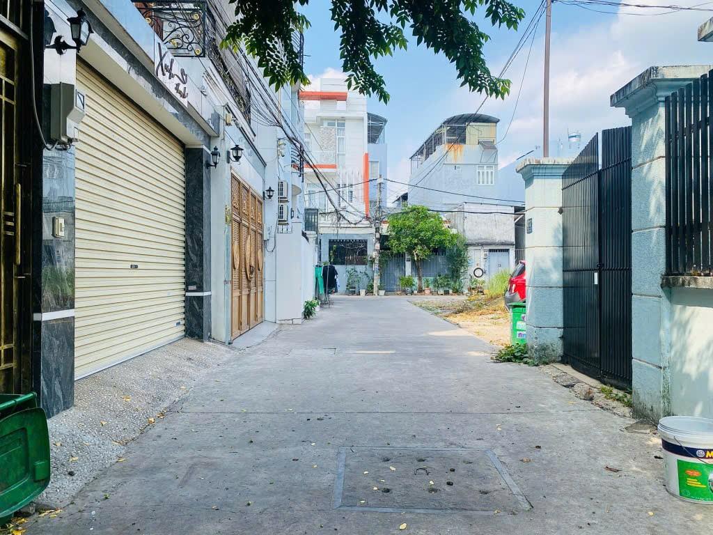 Bán gấp nhà ở ngay trung tâm , giá mềm, vị trí không có căn thứ 2 tại Thủ Đức.