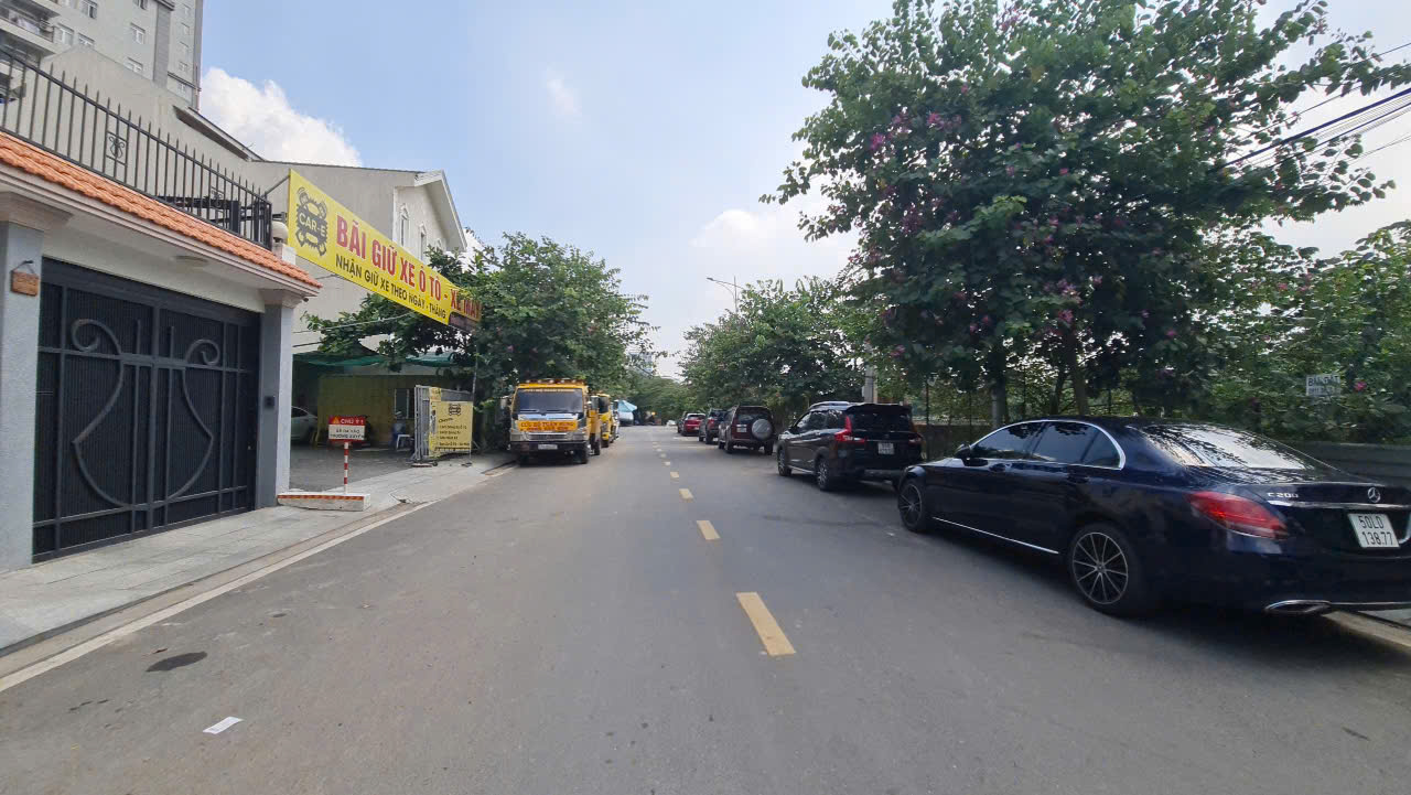 Bán 2 căn nhà Mặt Tiền đường NAm Hoà, Phước Long A, TPHCM . Quận 9