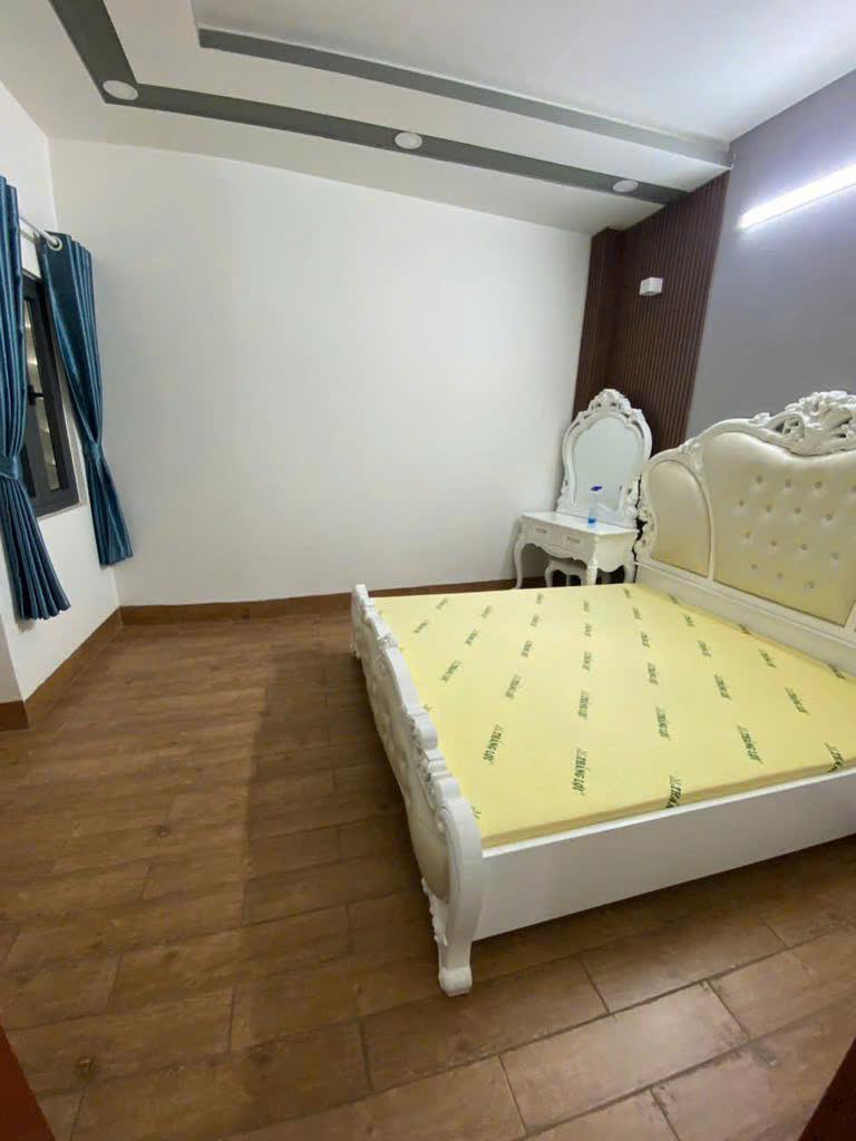 Căn nhà " gato" giữa lòng Thủ Đức - giá chỉ 5,6 tỷ - xe hơi ngủ trong nhà.